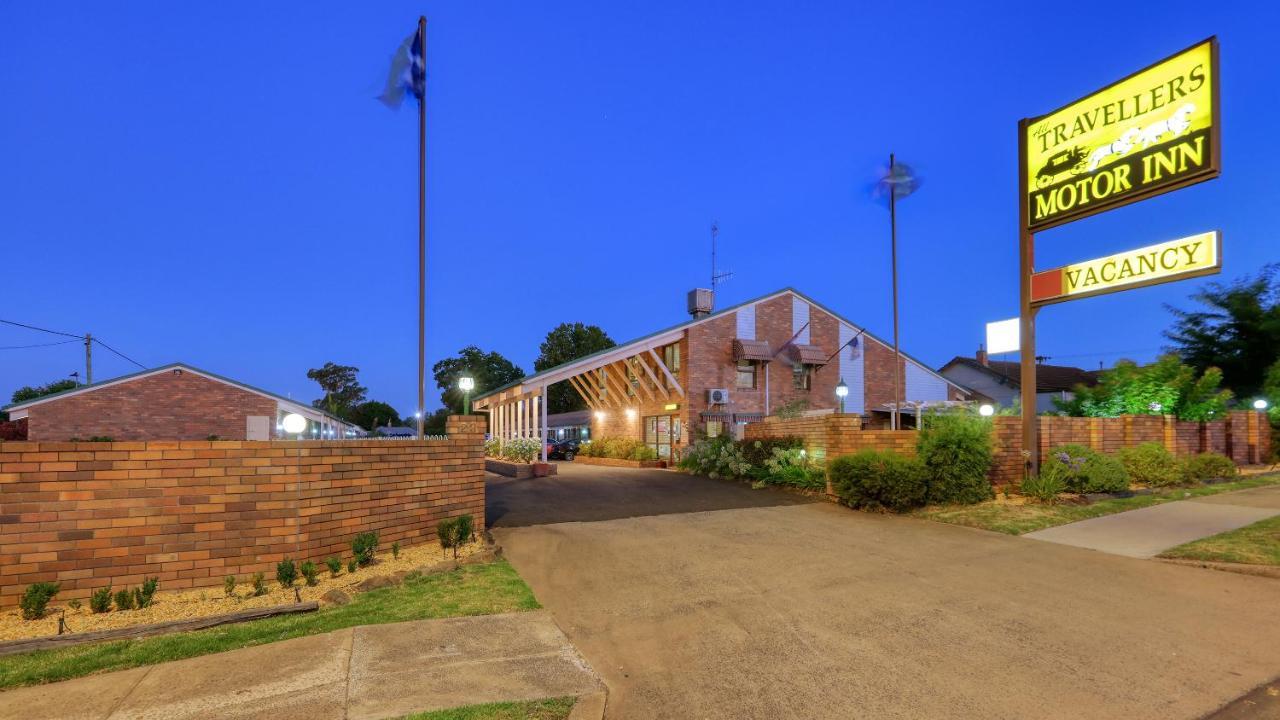 All Travellers Motor Inn Coonabarabran Dış mekan fotoğraf