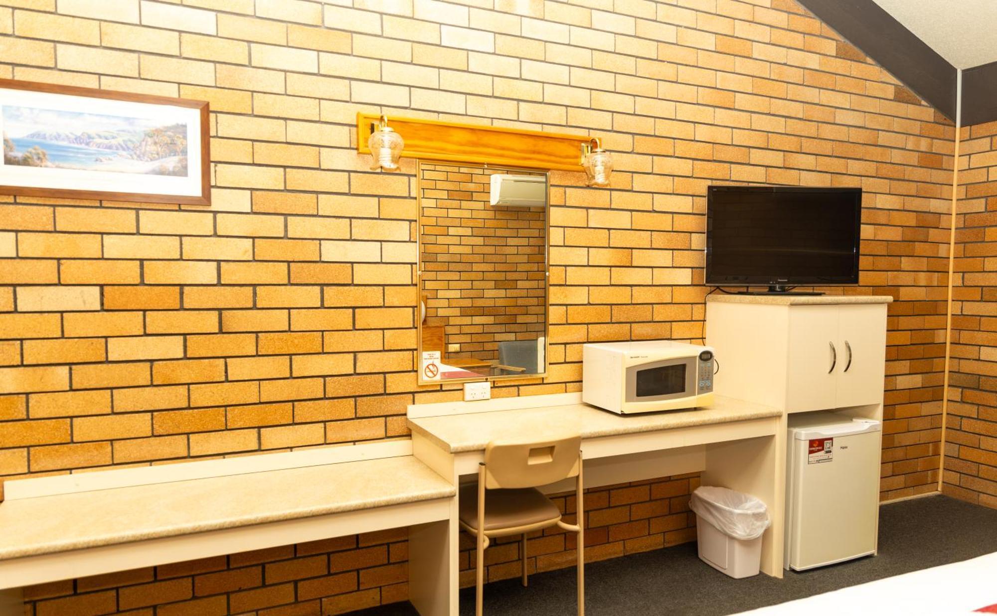 All Travellers Motor Inn Coonabarabran Dış mekan fotoğraf