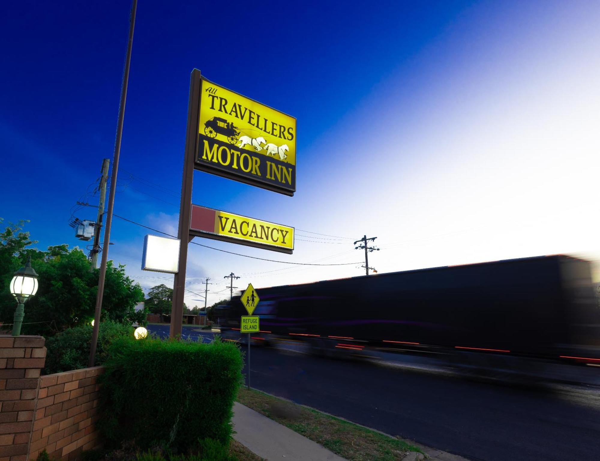 All Travellers Motor Inn Coonabarabran Dış mekan fotoğraf